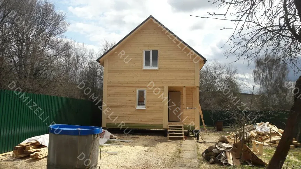 БАНЯ ИЗ БРУСА 6×6 «Б39» (72 кв.м., 2 этажа, 6 на 6, с мансардой, санузлом и комнатой отдыха) — фото 1